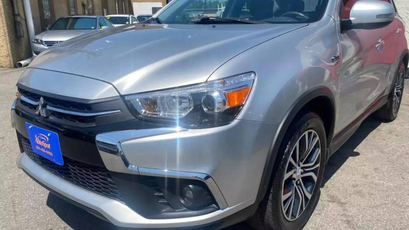 MITSUBISHI OUTLANDER SPORT 2018 JA4AR3AU3JZ029187 image